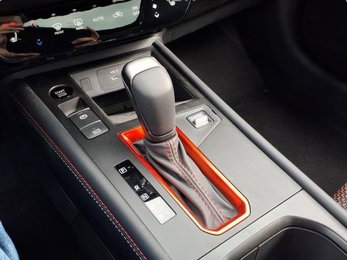 New 2026 Nissan Kicks SR AWD/4WD image 25