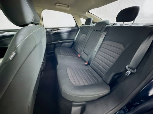 Used 2020 Ford Fusion SE image 26