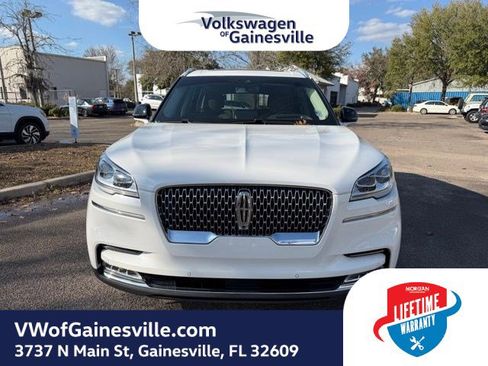 Used 2020 Lincoln Aviator Reserve w/ Equipment Group 202A image 2