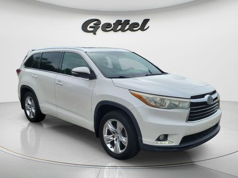Used 2015 Toyota Highlander Limited Platinum AWD/4WD image 3