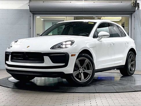 Used 2023 Porsche Macan AWD/4WD image 1