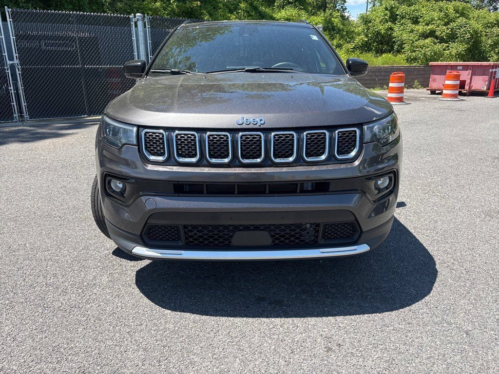 Certified 2023 Jeep Compass Limited AWD/4WD image 2
