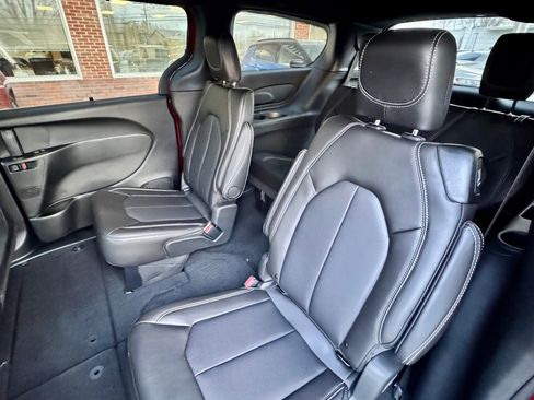 New 2026 Chrysler Pacifica Select image 9