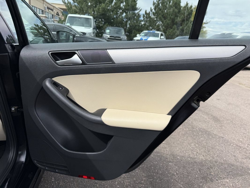 Used 2017 Volkswagen Jetta SE FWD image 20