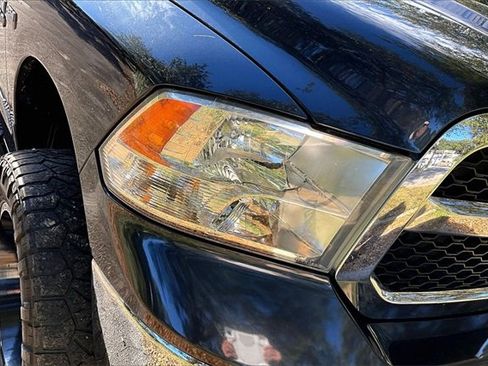 Used 2018 RAM 1500 Classic SLT image 28