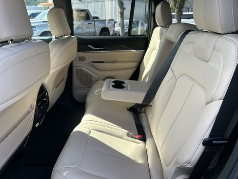 New 2025 Jeep Grand Cherokee Limited w/ Black Appearance Package image 37