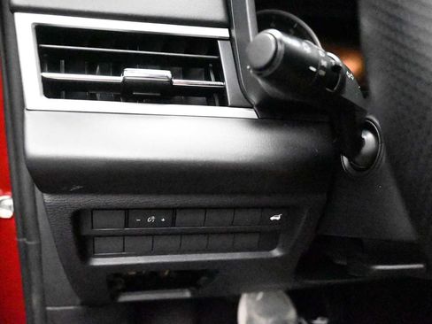 Used 2024 Mitsubishi Outlander SE AWD/4WD image 27