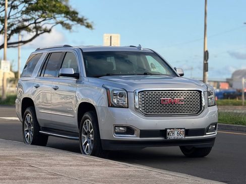 Used 2017 GMC Yukon Denali w/ Open Road Package image 5