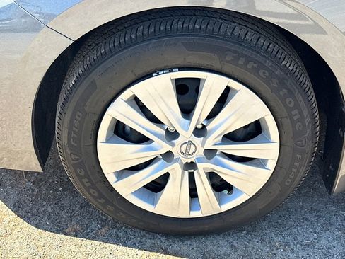 Used 2025 Nissan Sentra S FWD image 11