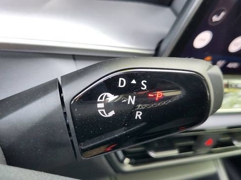 New 2026 Volkswagen Tiguan SE AWD/4WD image 19