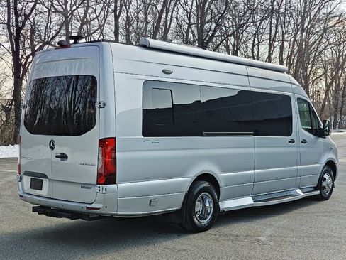 Used 2020 Mercedes-Benz Sprinter 3500 w/ Windows All Around Package image 4