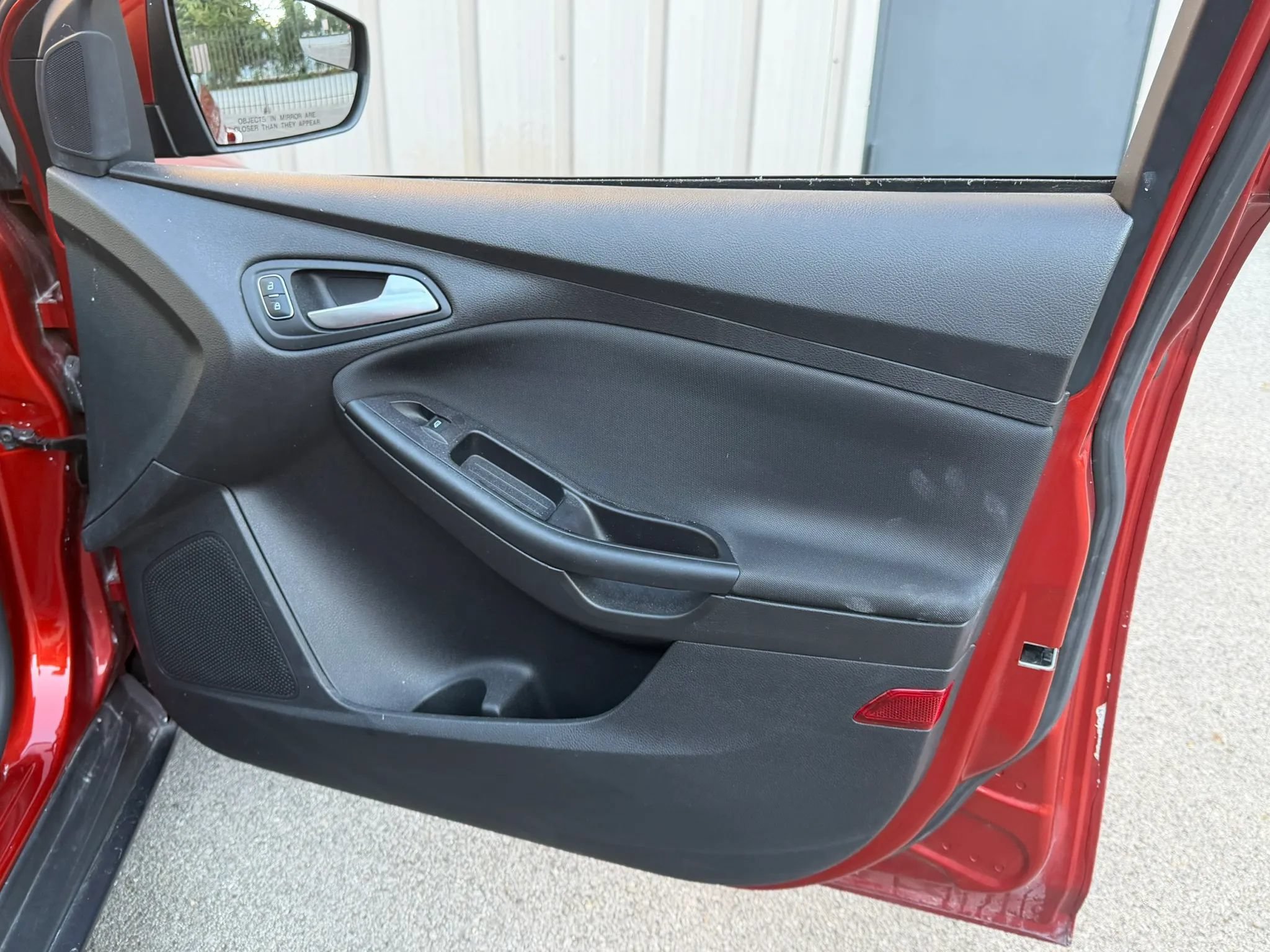 Used 2018 Ford Focus SE FWD image 19