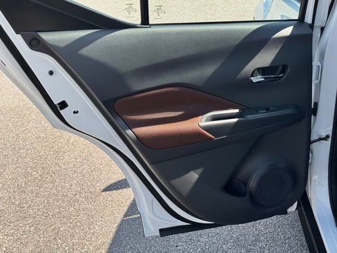 Used 2024 Nissan Kicks SR FWD image 19