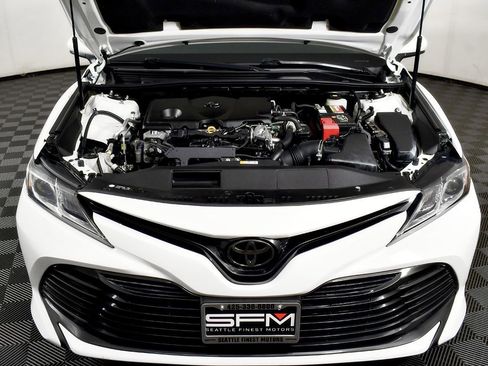 Used 2018 Toyota Camry LE image 44
