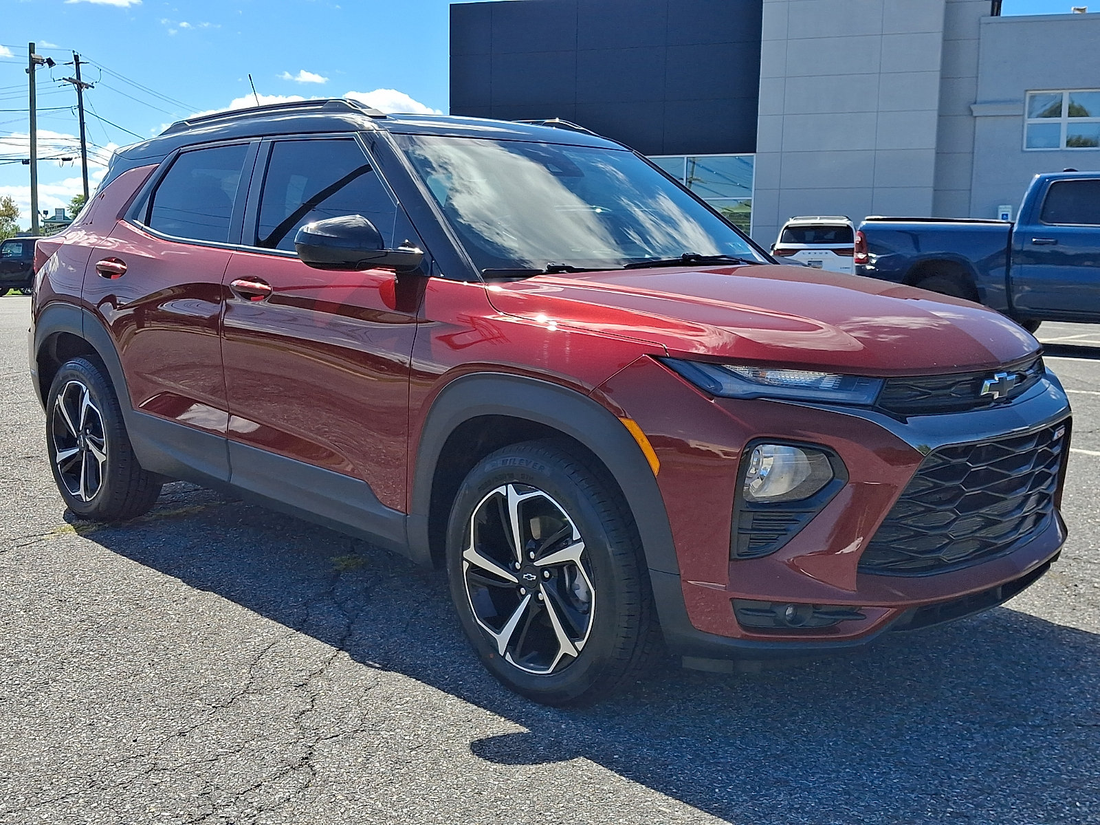 Used 2022 Chevrolet TrailBlazer RS w/ Sun and Liftgate Package AWD/4WD image 1