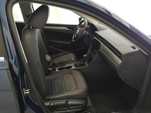 Used 2022 Volkswagen Passat 2.0T SE image 8