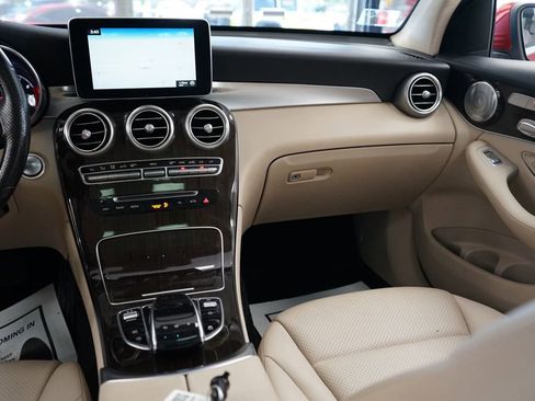Used 2017 Mercedes-Benz GLC 300 4MATIC image 12