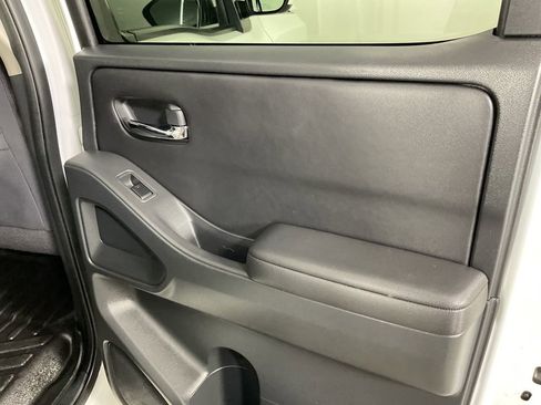 Used 2023 Nissan Frontier SV w/ Tow Package image 21