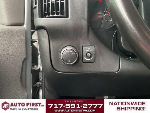 Used 2018 Chevrolet Express 2500 w/ Driver Convenience Package RWD image 19
