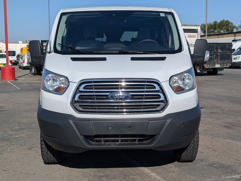 Used 2018 Ford Transit 150 XLT image 2