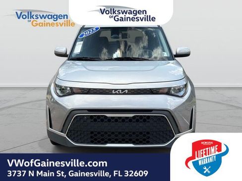 Used 2025 Kia Soul LX w/ LX Technology Package FWD image 9