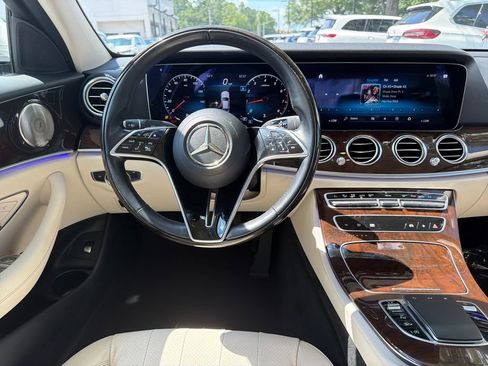 Used 2023 Mercedes-Benz E 350 Sedan image 2