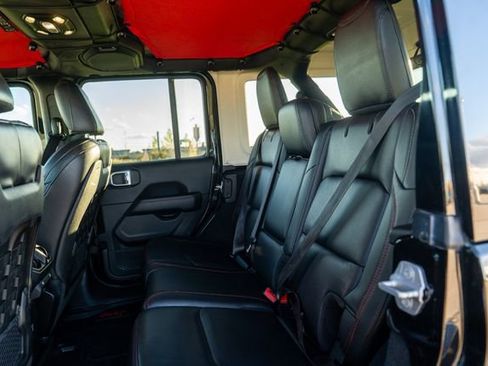 Used 2019 Jeep Wrangler Unlimited Rubicon image 17