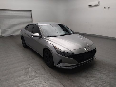 Used 2023 Hyundai Elantra SEL FWD image 13