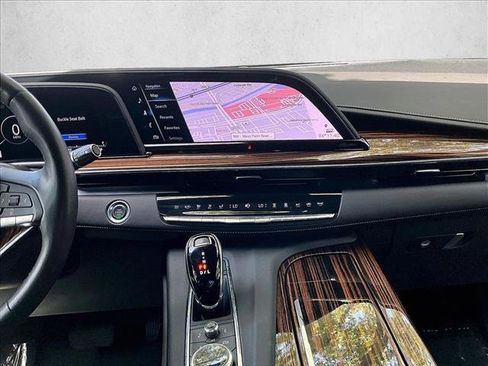 Used 2024 Cadillac Escalade Premium Luxury AWD/4WD image 8