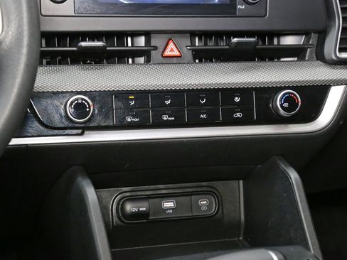 Used 2023 Kia Sportage LX image 10