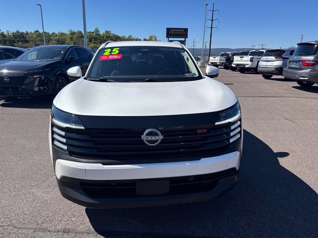Certified 2025 Nissan Kicks SR AWD/4WD image 2