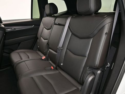 Used 2024 Cadillac XT6 Luxury image 36