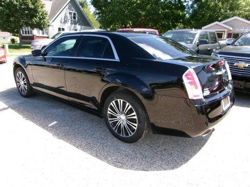 Used 2014 Chrysler 300 S AWD/4WD image 4