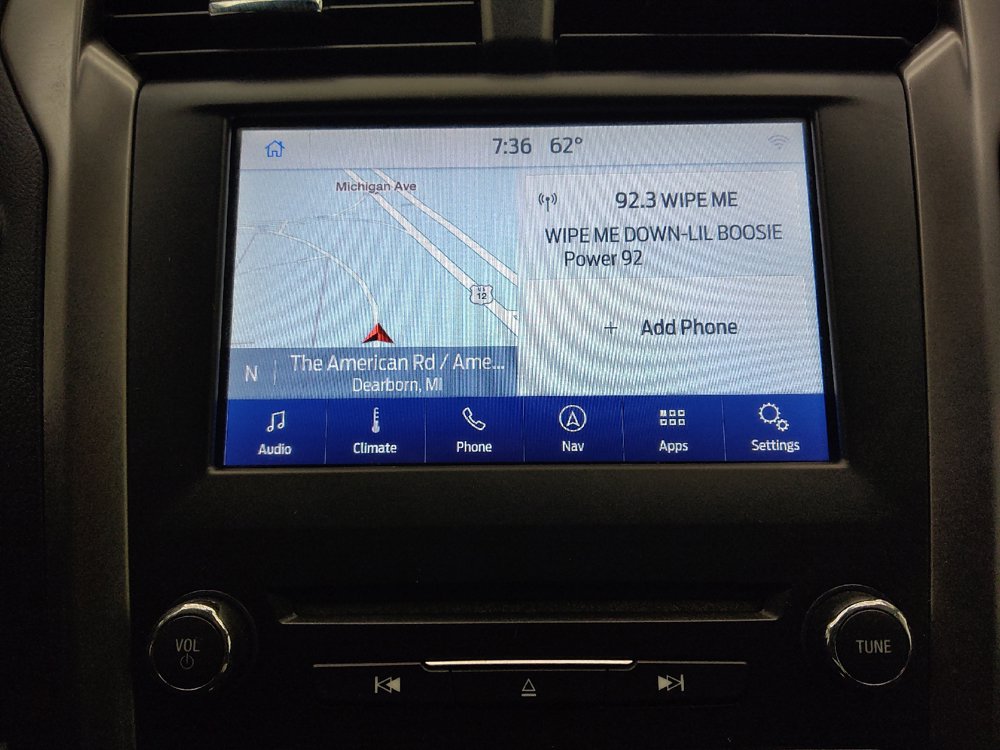 Used 2018 Ford Fusion SE FWD image 25