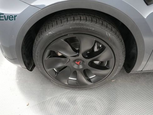 Used 2022 Tesla Model Y Long Range AWD/4WD image 9
