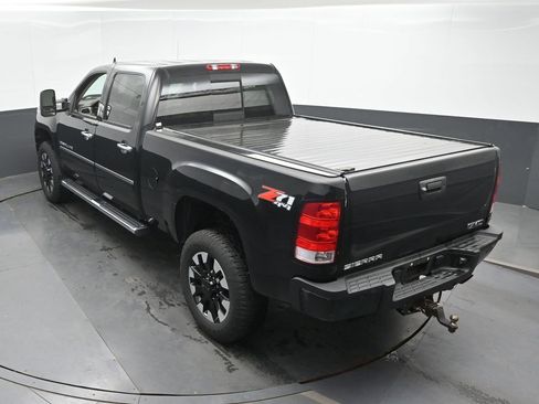 Used 2011 GMC Sierra 2500 Denali w/ Suspension Package, Off-Road AWD/4WD image 27