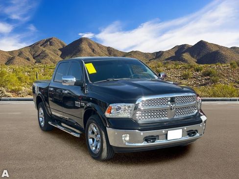 Used 2017 RAM 1500 Laramie w/ Convenience Group AWD/4WD image 5
