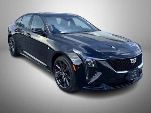 Certified 2025 Cadillac CT5 Sport w/ Technology Package AWD/4WD image 3