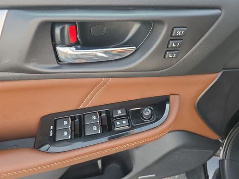 Used 2019 Subaru Outback 2.5i Touring AWD/4WD image 17