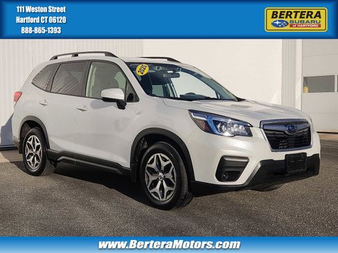 Used 2020 Subaru Forester Premium image 1