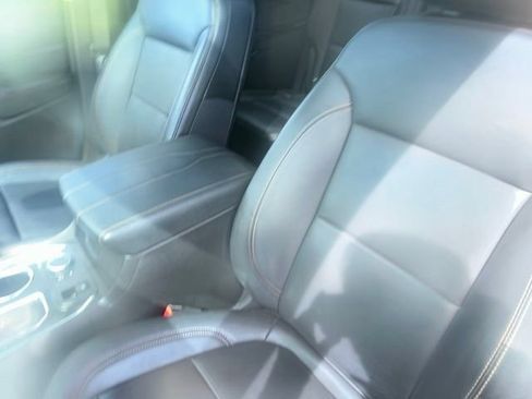 Used 2021 Chevrolet Traverse RS AWD/4WD image 16