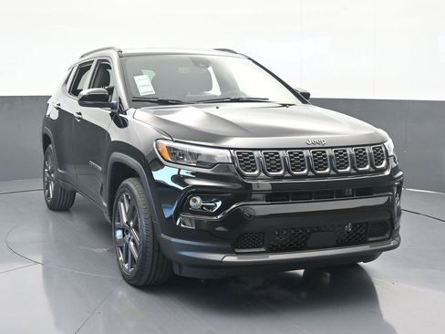 New 2026 Jeep Compass Limited image 9