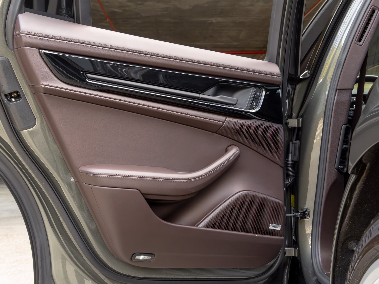 Certified 2024 Porsche Panamera image 41