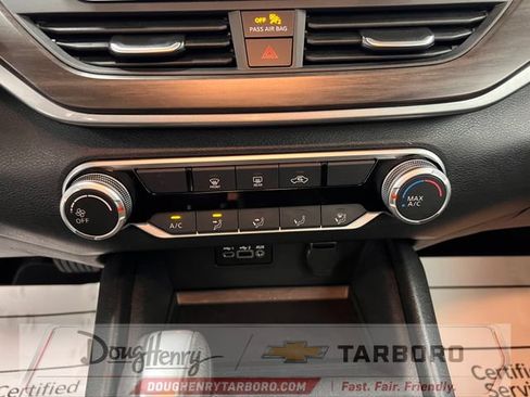 Used 2025 Nissan Altima 2.5 SV FWD image 47