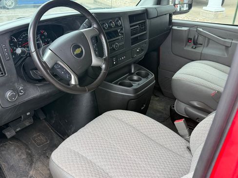 Used 2017 Chevrolet Express 3500 LT w/ LT Preferred Equipment Group RWD image 2