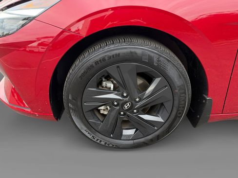 Used 2023 Hyundai Elantra SEL image 9