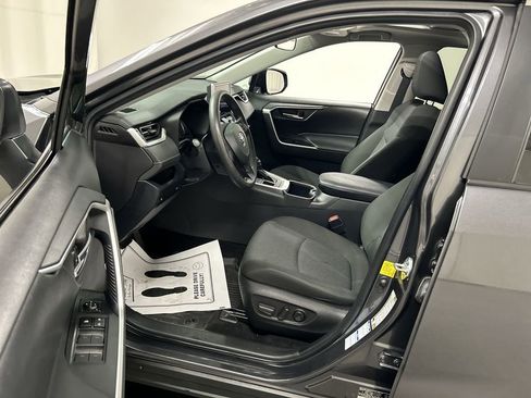 Used 2023 Toyota RAV4 XLE w/ Convenience Package image 9