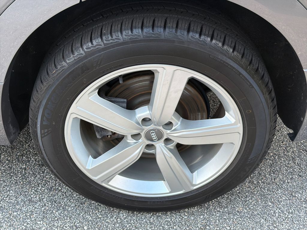 Used 2019 Audi e-tron Premium Plus AWD/4WD image 19