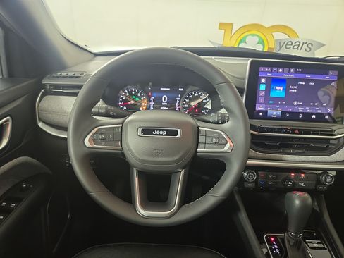 Used 2023 Jeep Compass Latitude AWD/4WD image 15