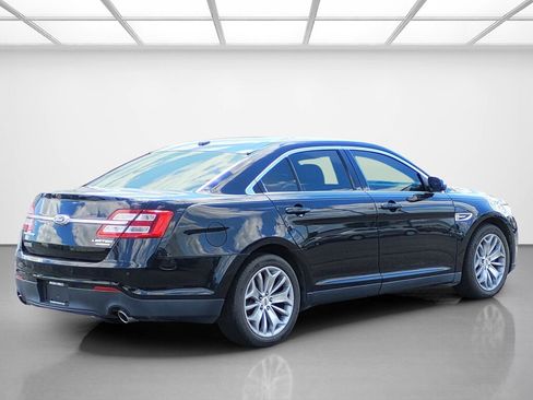 Used 2017 Ford Taurus Limited FWD image 5